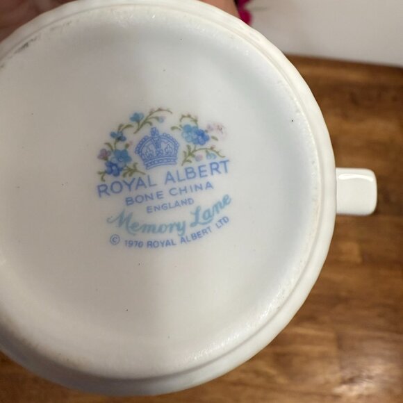 Royal Albert Memory Lane Mug Blue Forget Me Not Bone China England Vintage Flora - Picture 9 of 9